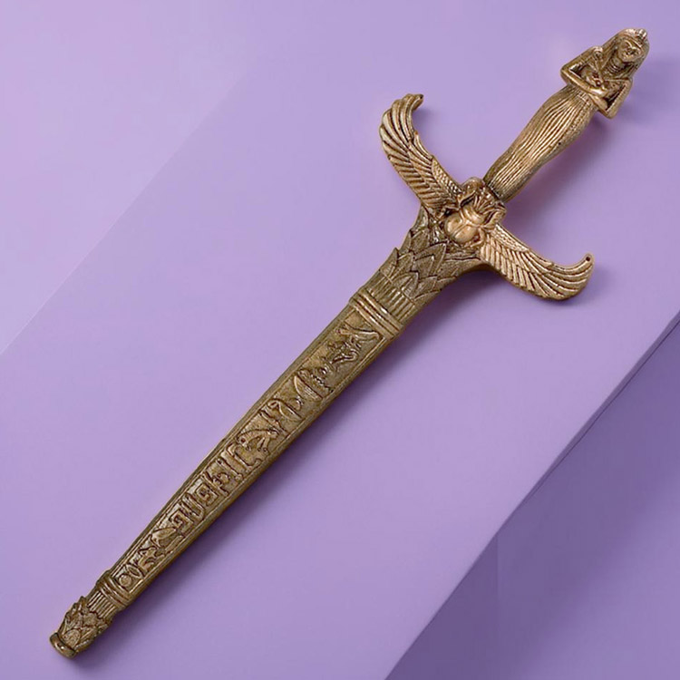 Кинжал скульптура молочный шоколад