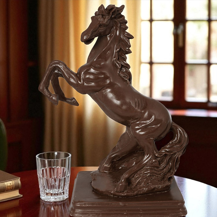 Конь на дыбах скульптура большая шоколад горький Конь на дыбах скульптура большая шоколад горький