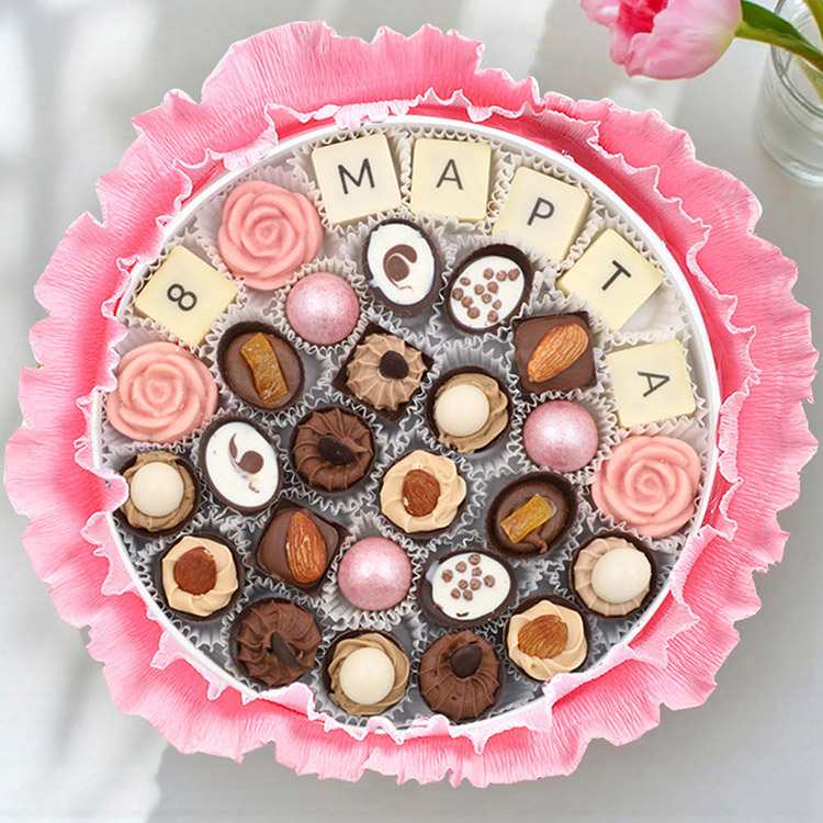 8 марта букет из конфет ручной работы (розовый) 8 марта букет из конфет ручной работы (розовый)