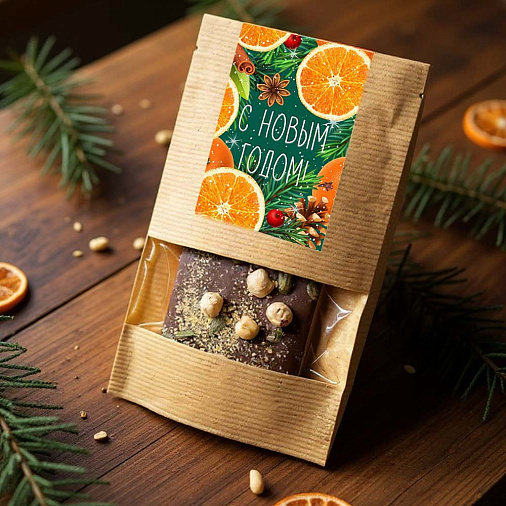 Новогодний шоколад молочный с фундуком, фисташками и апельсиновыми кранчами 55г