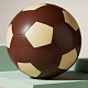"Футбольный мяч" скульптура молочный и белый  шоколад