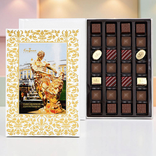 "Петергоф" книга с конфетами ассорти 