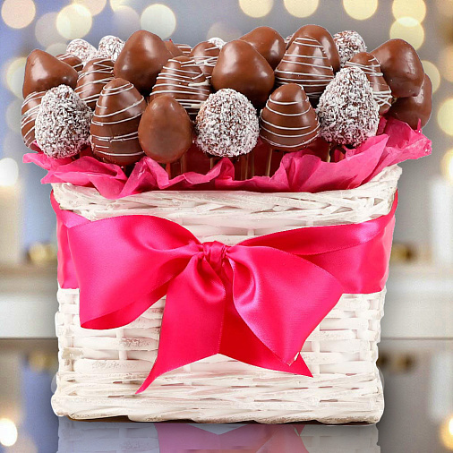 Свежая клубника в шоколаде корзина 1150г