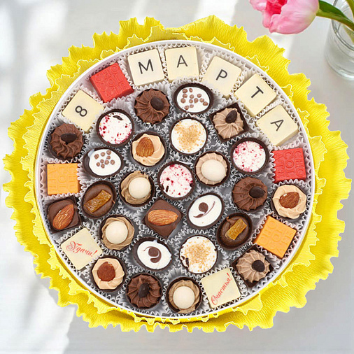 "8 марта" букет из конфет ручной работы (желтый)