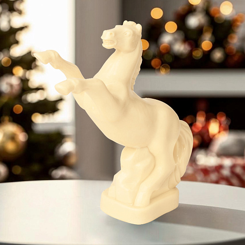 "Конь на дыбах" скульптура шоколад белый 750г