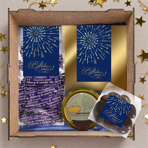 Новогодний набор: сухофрукты, двуслойные  конфеты мармелад + суфле, драже, мед 500г