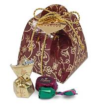 Набор орехов и конфет ассорти колокол бордовый 200г