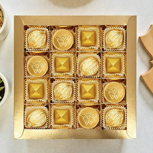 Набор: шоколад, конфеты марципановые 305г