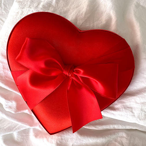 "Моему любимому" сердце с конфетами ручной работы